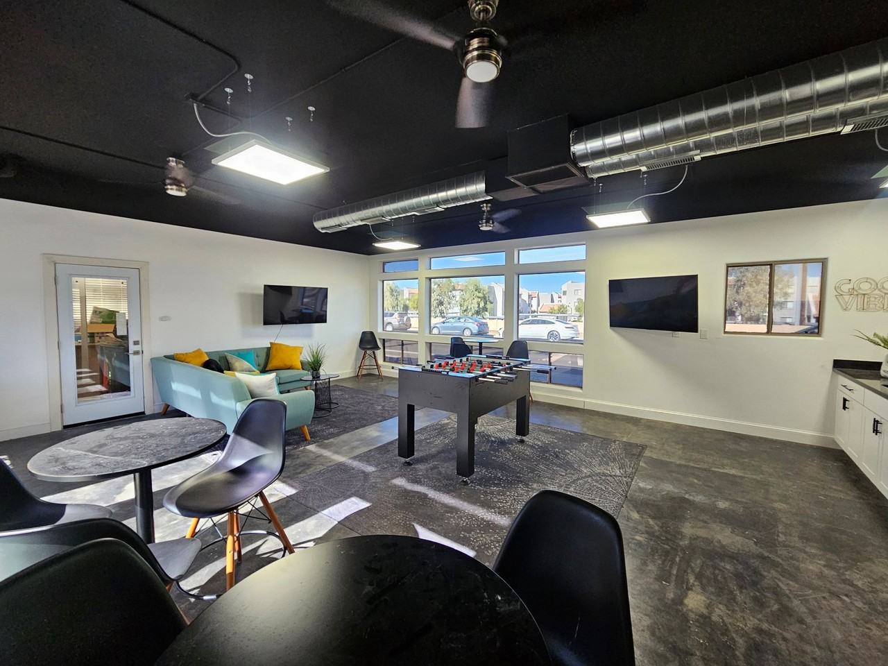 The Rockford - Photo 6 of 14