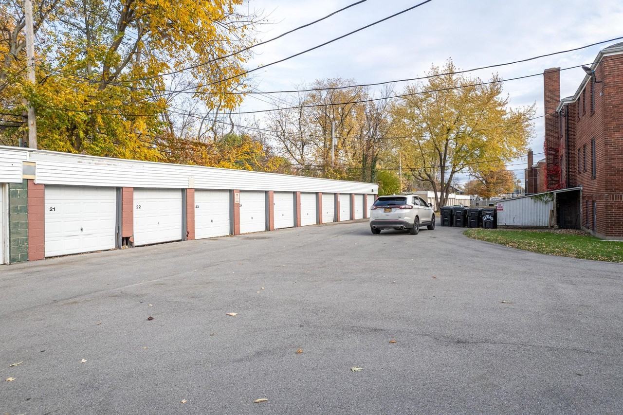 Highland View Apartments - Photo 7 of 8