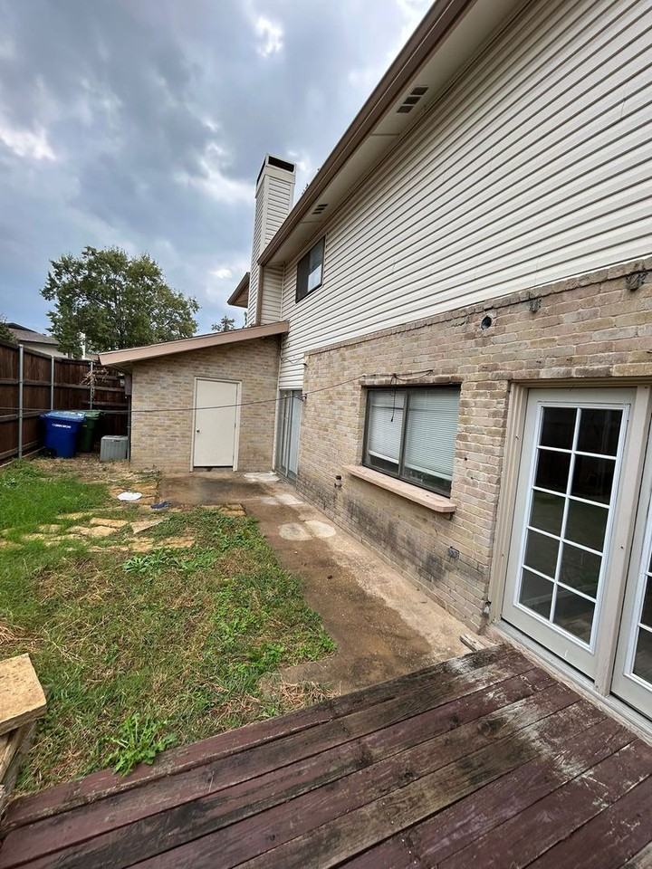 2645 Via Valencia - Photo 2 of 20