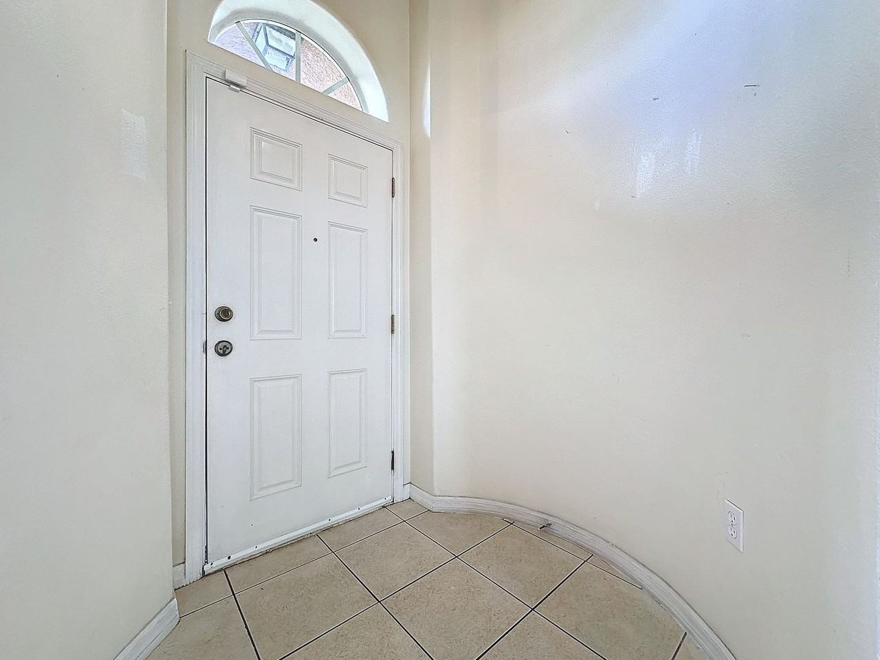 1195 Cambourne Dr - Photo 3 of 34