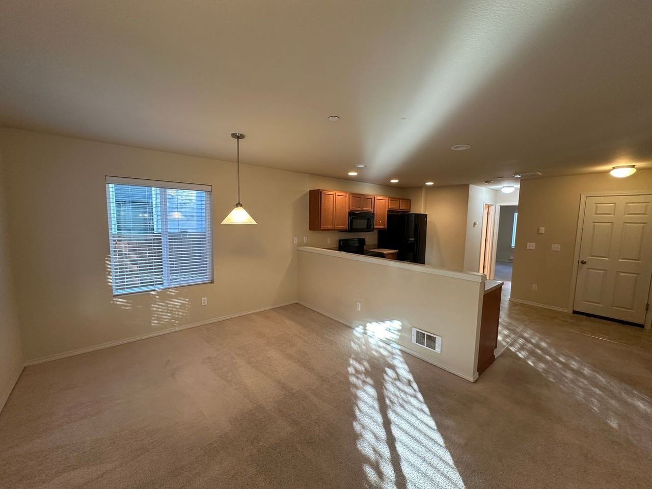 1212 Burnside Pl - Photo 2 of 15