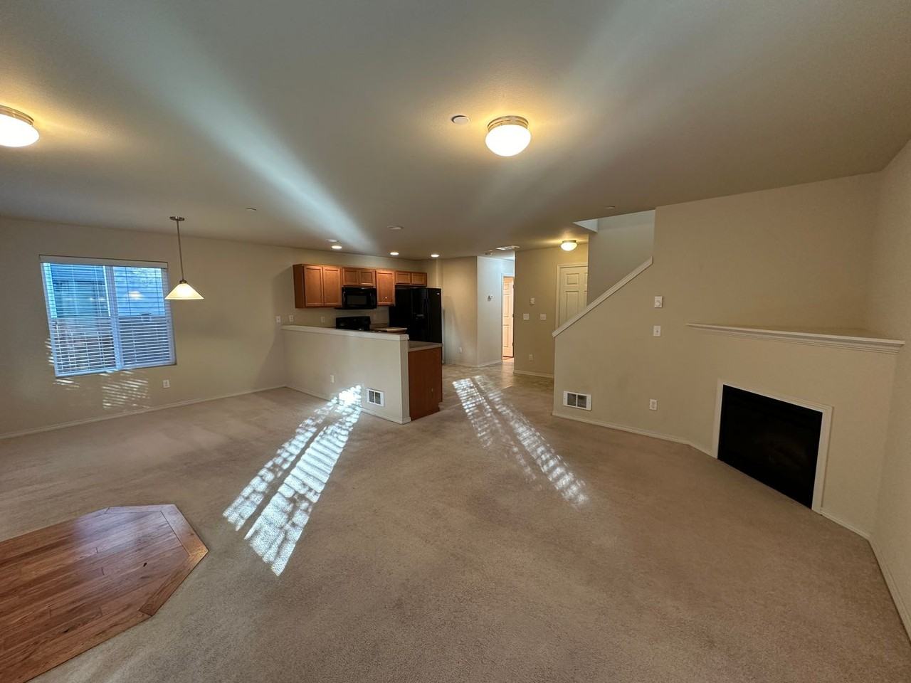 1212 Burnside Pl - Photo 3 of 15