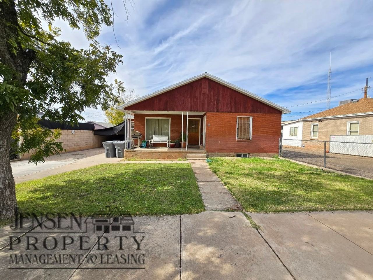 33 N 600 E - Photo 3 of 16