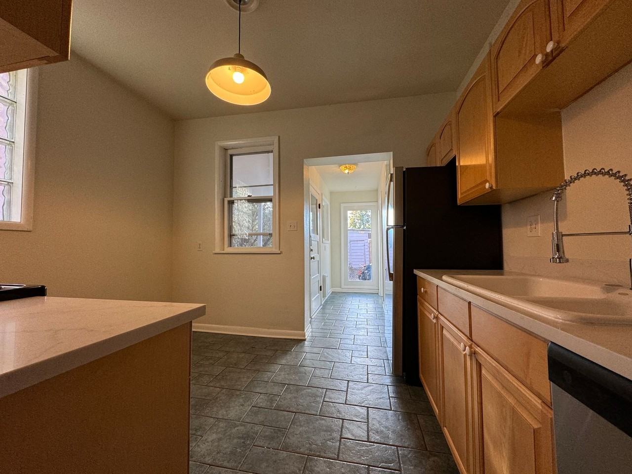 2519 S Acoma St - Photo 7 of 22