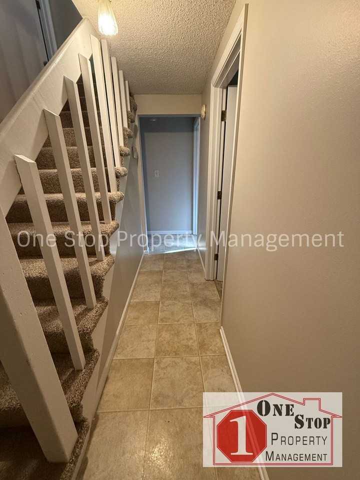 3801 Ne Colonial Dr - Photo 3 of 20