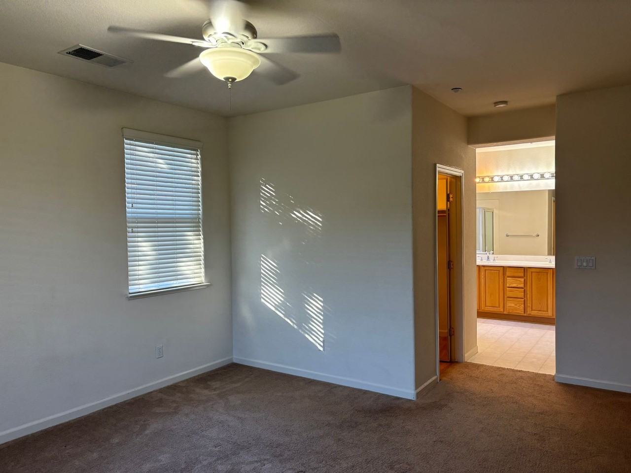 516 Coconut Pl - Photo 5 of 19