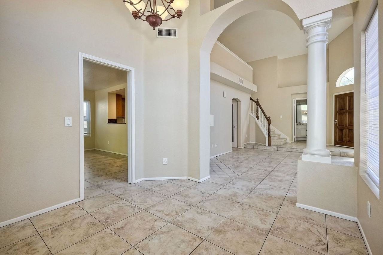 1830 Avenida Sevilla - Photo 4 of 26