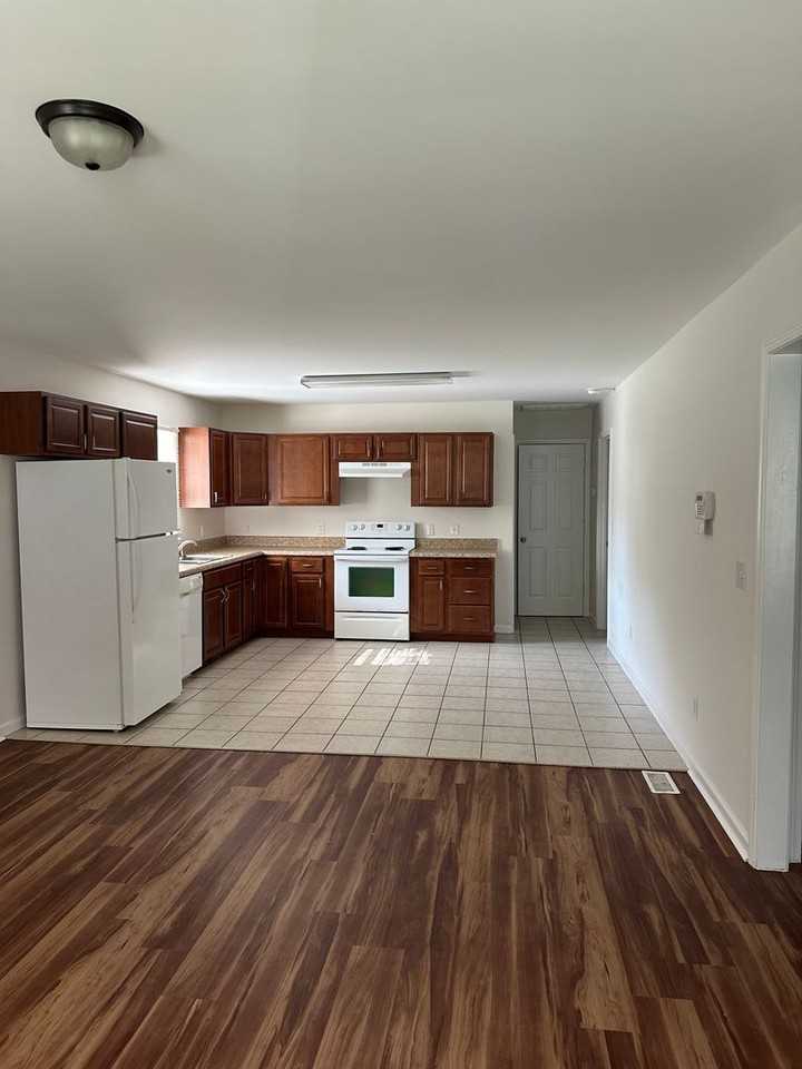 587 Parthelia Ct - Photo 2 of 11