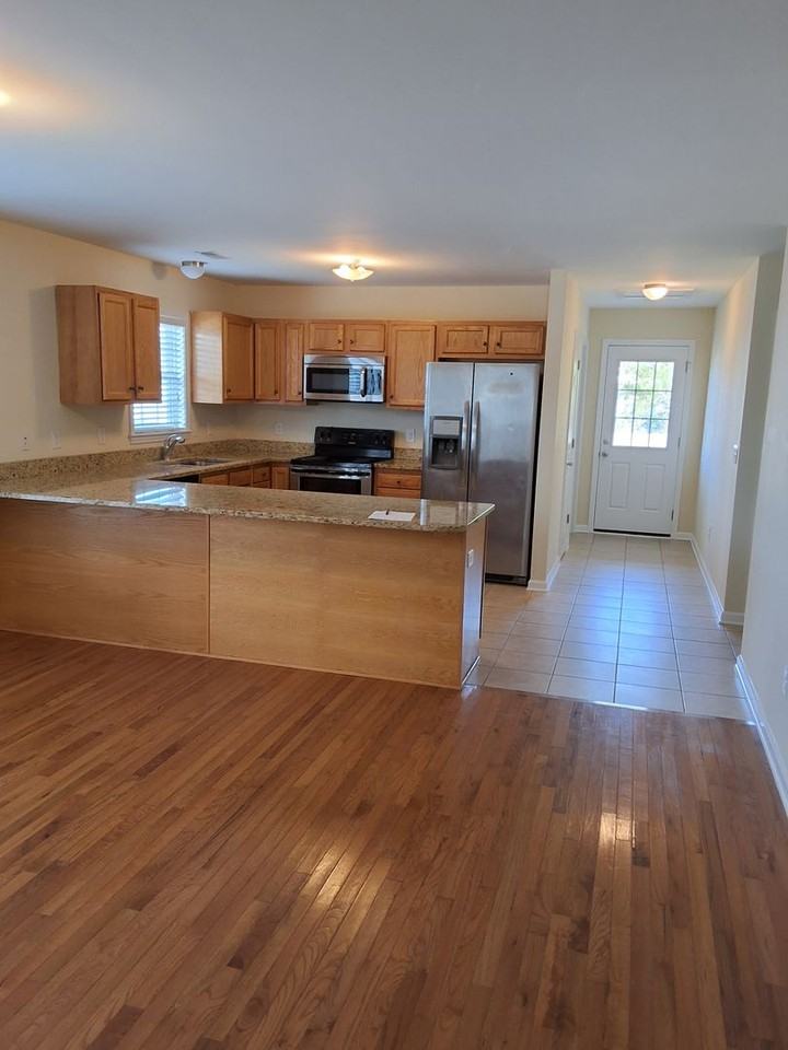 509 Pine St - Photo 3 of 13