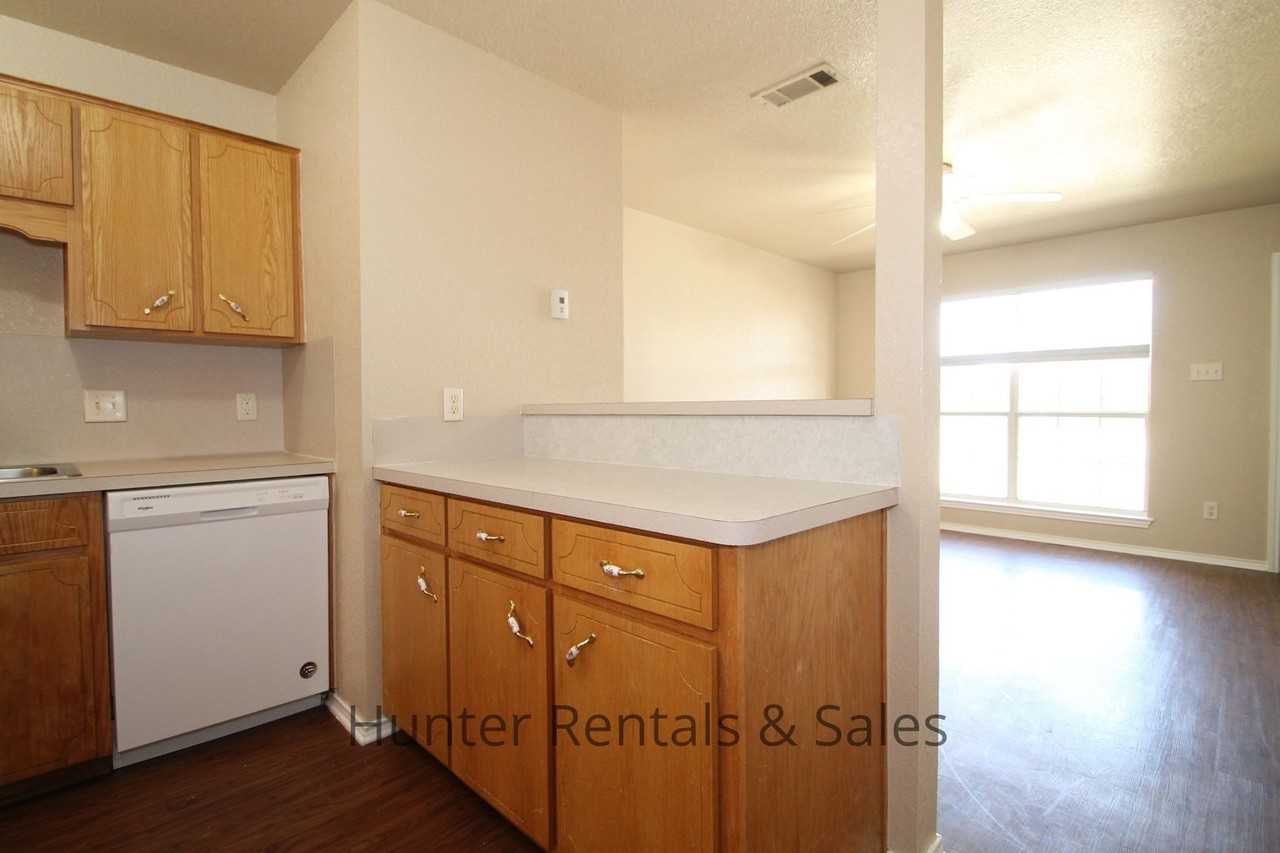 4206 Deek Dr Apt B - Photo 6 of 25