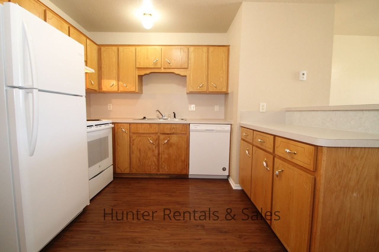 4206 Deek Dr Apt B - Photo 7 of 25