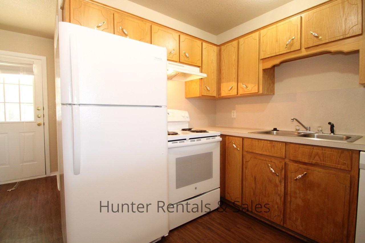 4206 Deek Dr Apt B - Photo 5 of 25