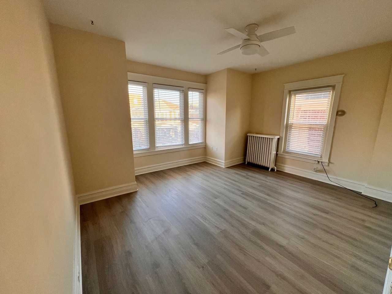 216 S Fulton St - Photo 3 of 16