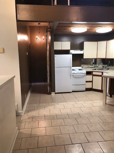 8366 Governor Dr - Photo 4 of 16
