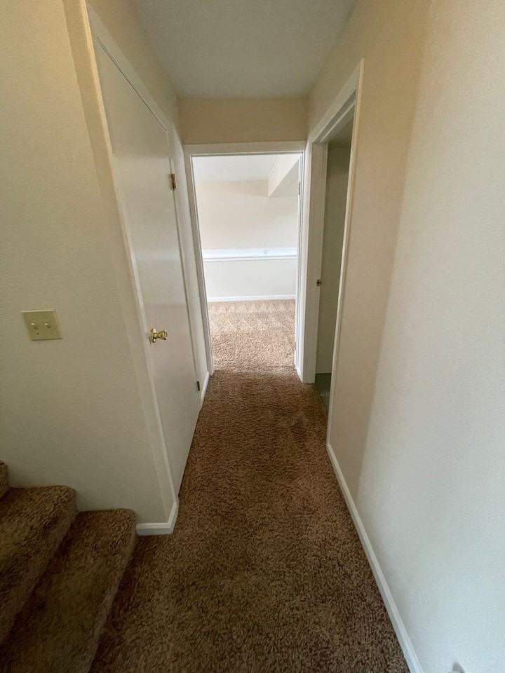 3221 Spalding Cir - Photo 4 of 24