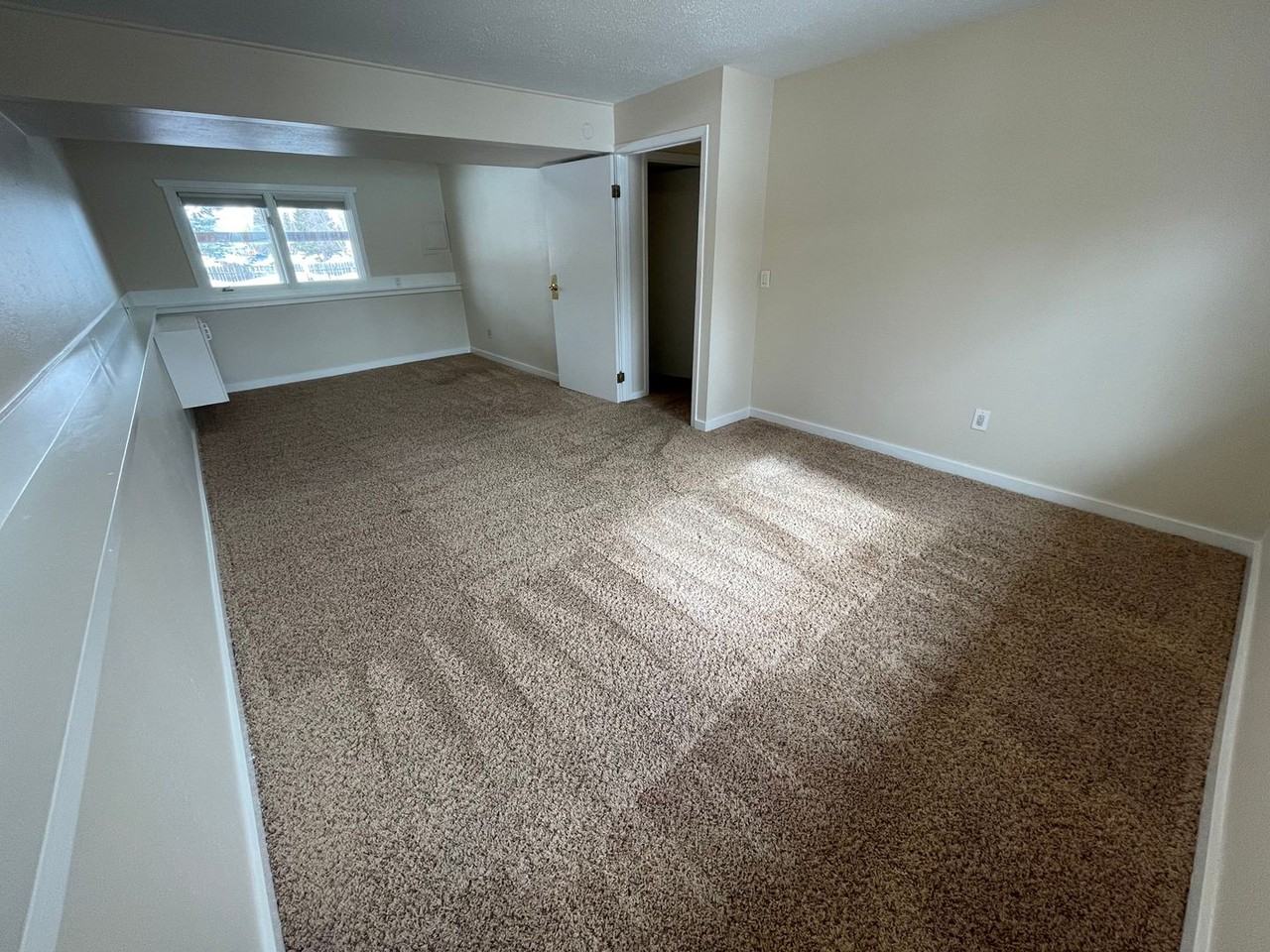 3221 Spalding Cir - Photo 6 of 24