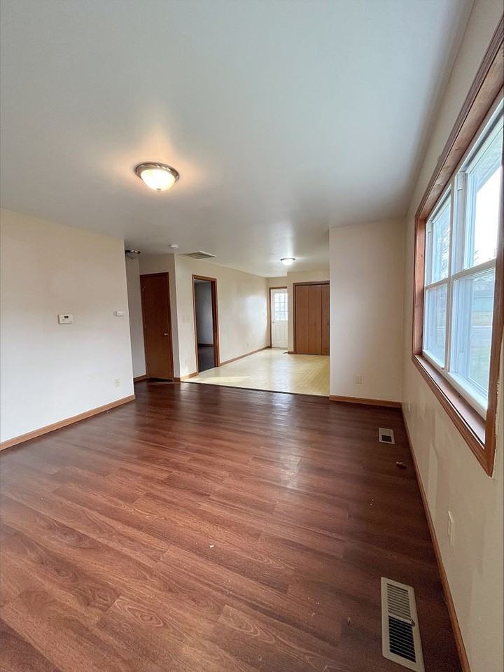 300 Harrison St - Photo 2 of 14