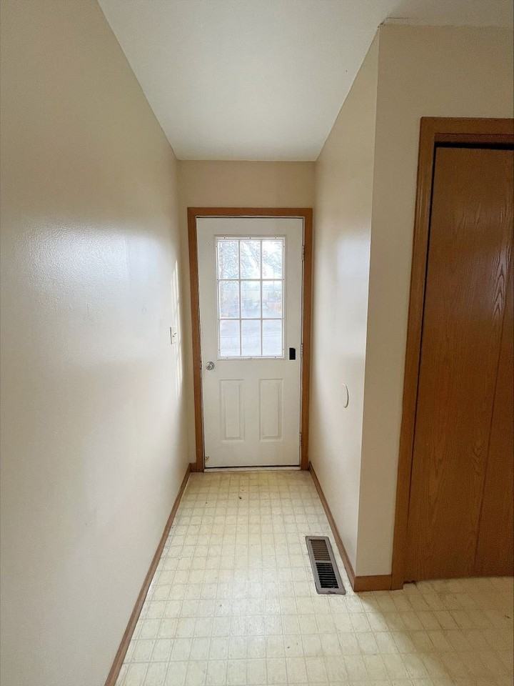 300 Harrison St - Photo 7 of 14