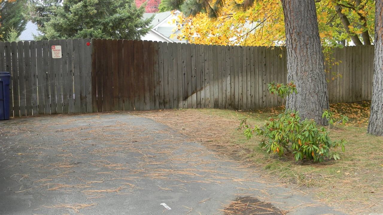 835 N 2nd St - Photo 3 of 9