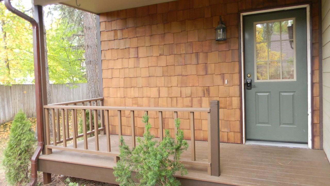 835 N 2nd St - Photo 5 of 9