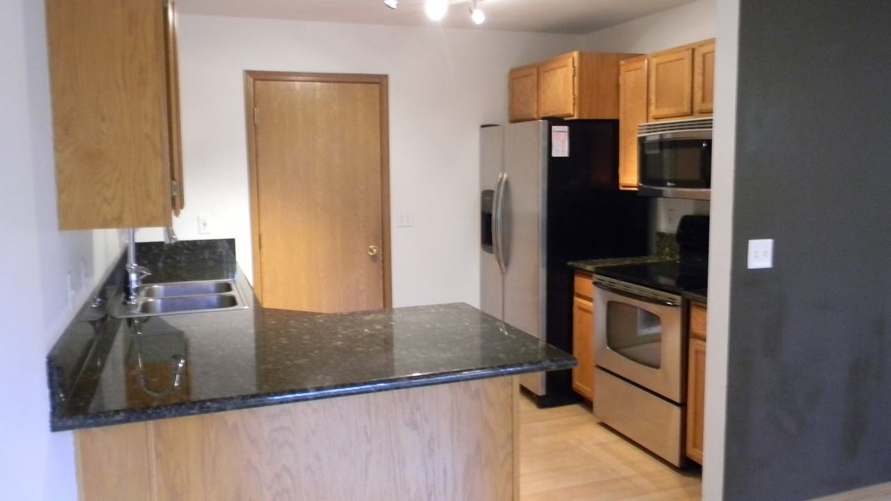 835 N 2nd St - Photo 7 of 9