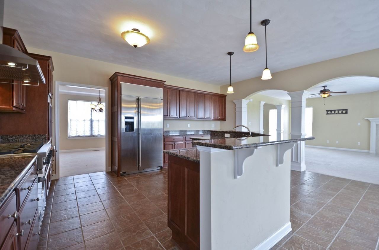 2705 Rex Ln - Photo 3 of 33