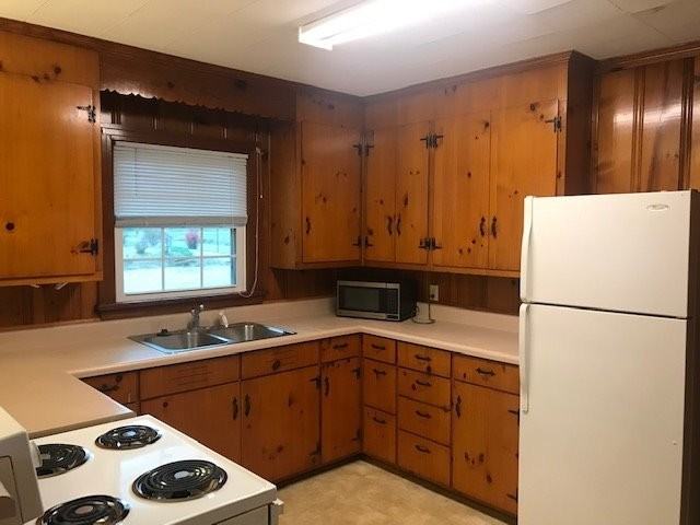 325 Moorefield Dr - Photo 3 of 12