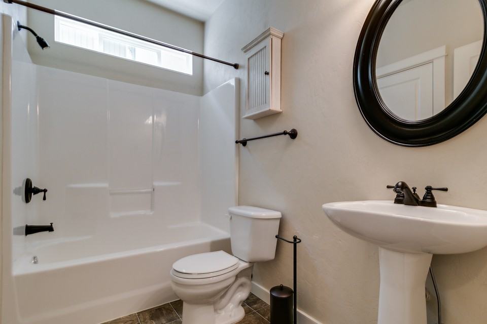 2467 Mountain Ter - Photo 6 of 20