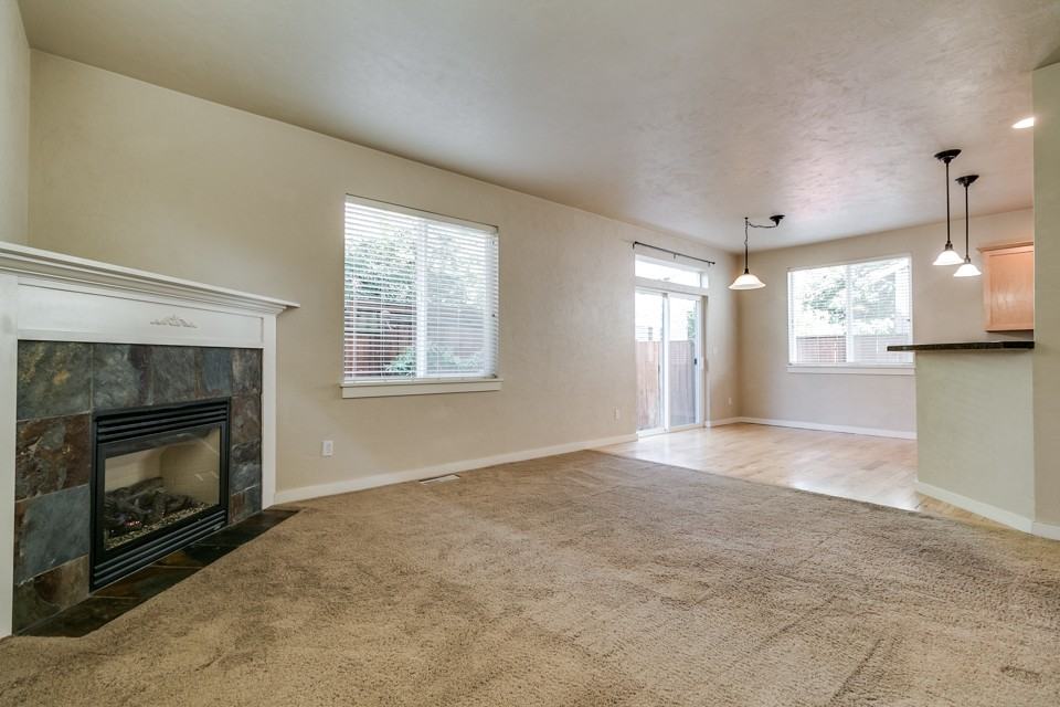 2467 Mountain Ter - Photo 7 of 20