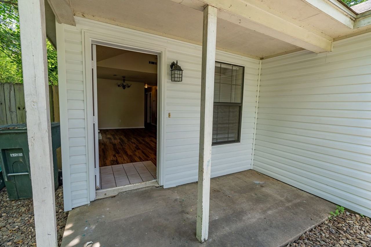 559 S Ray Ave - Photo 2 of 16