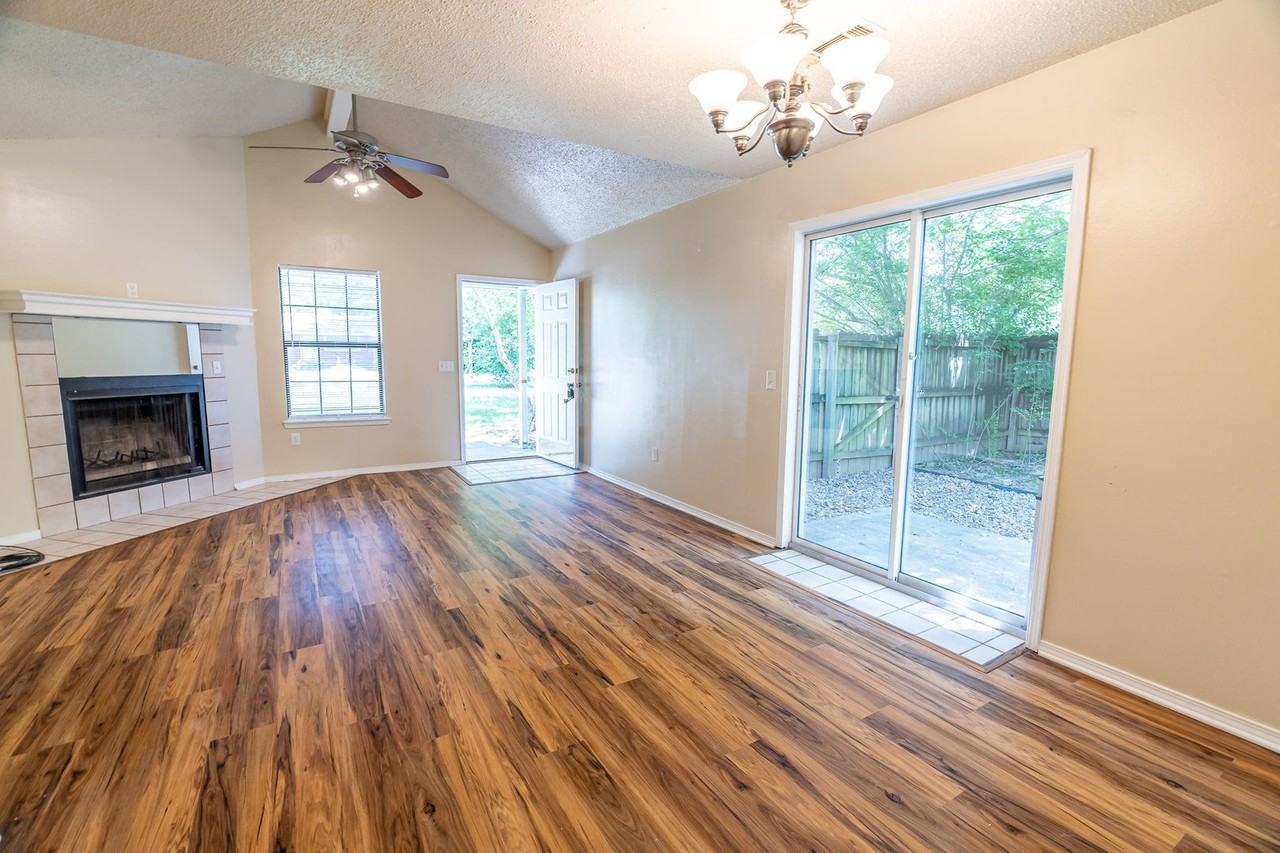 559 S Ray Ave - Photo 4 of 16