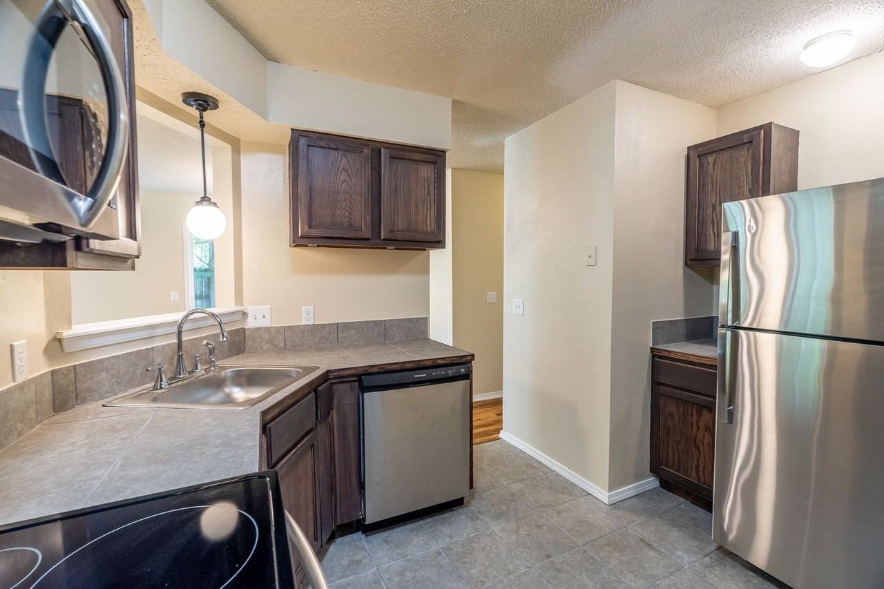 559 S Ray Ave - Photo 6 of 16