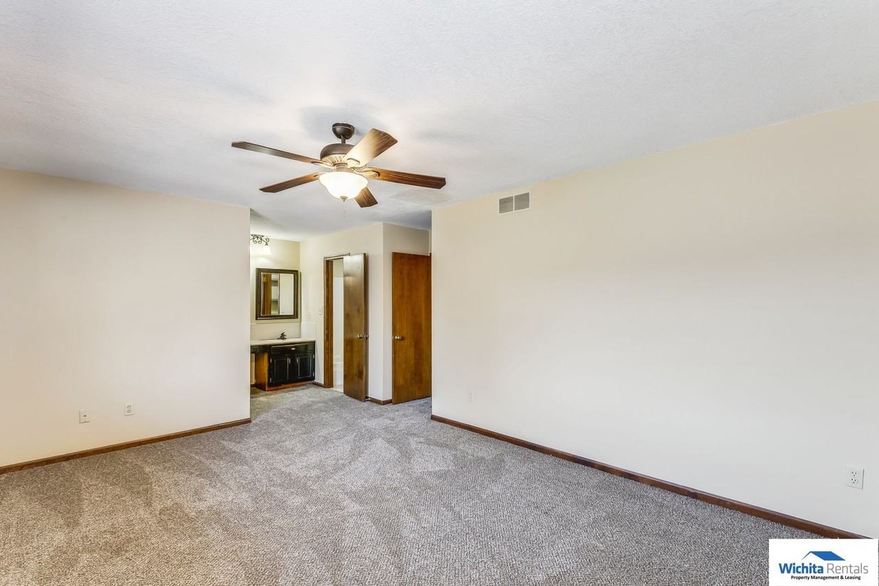 1033 E Redwood Rd - Photo 7 of 16