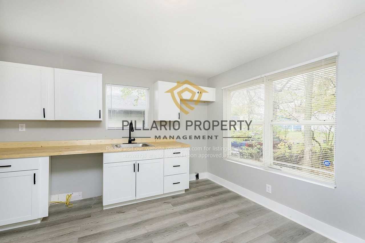 1436 Congress Ave - Photo 3 of 19
