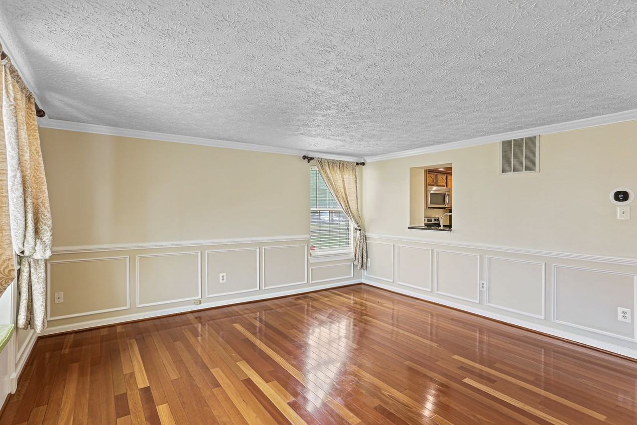 654 Willowby Run - Photo 2 of 20