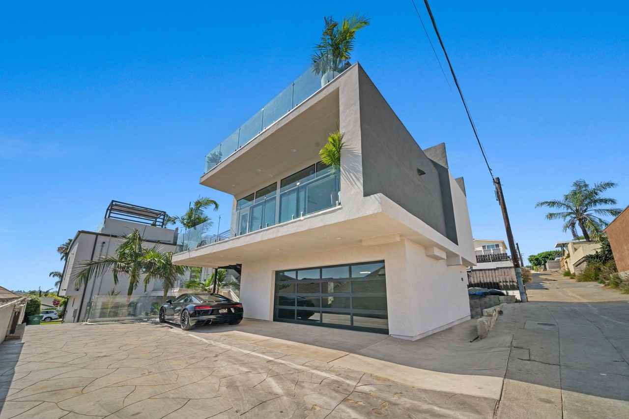 3551 Ethan Allen Avenue - Photo 2 of 26