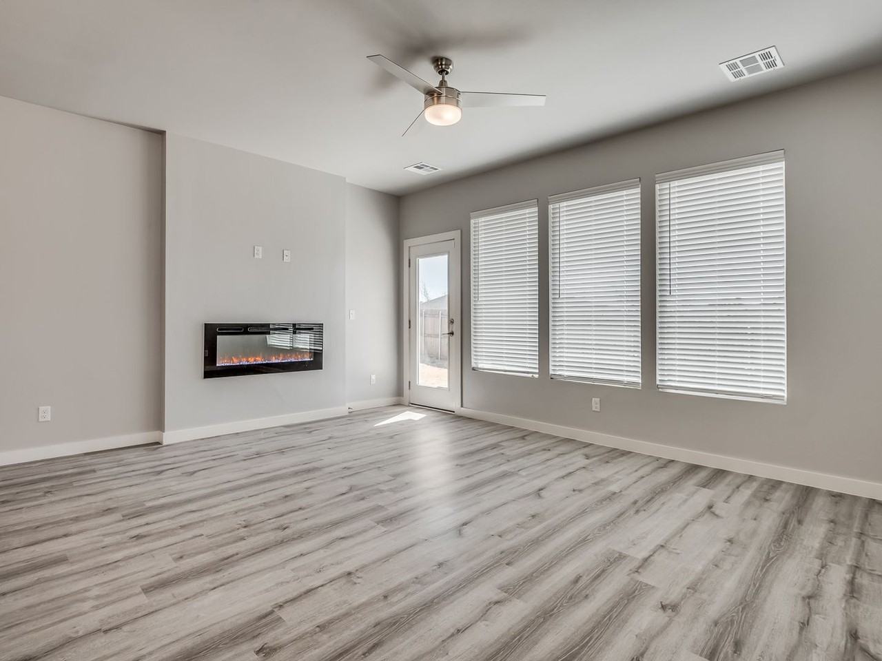 504 Northwest 175th Street - Photo 7 of 45