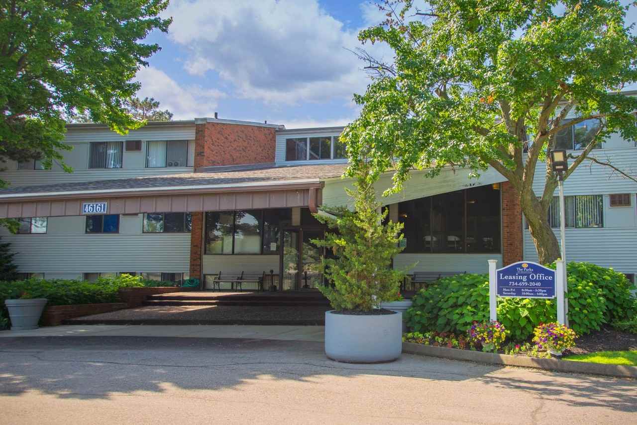 46161 Village Green - Photo 6 of 20