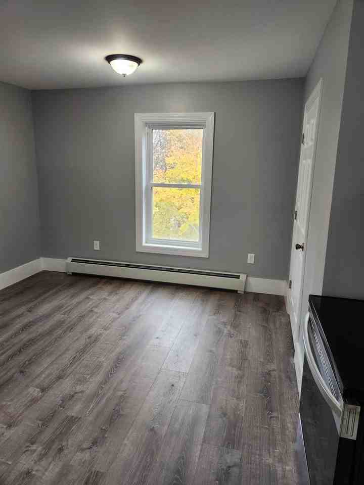 81 Sidney - Photo 3 of 11