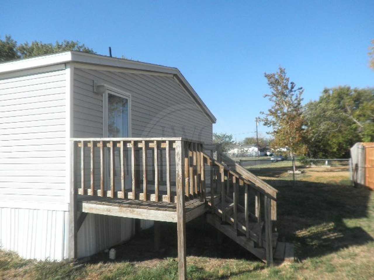 5204 Tiffany Cir - Photo 2 of 13