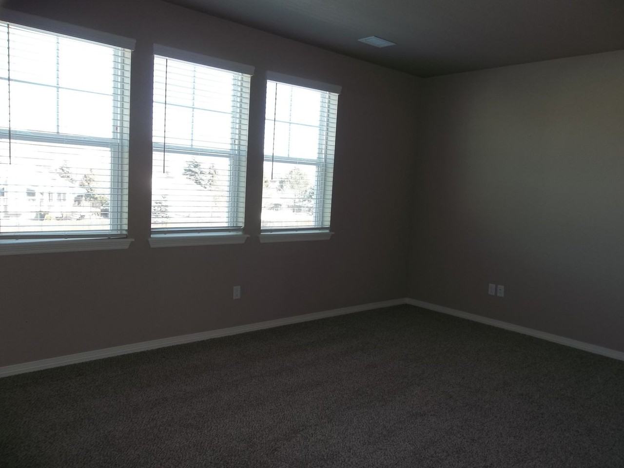 115 S 8th St - Photo 5 of 11