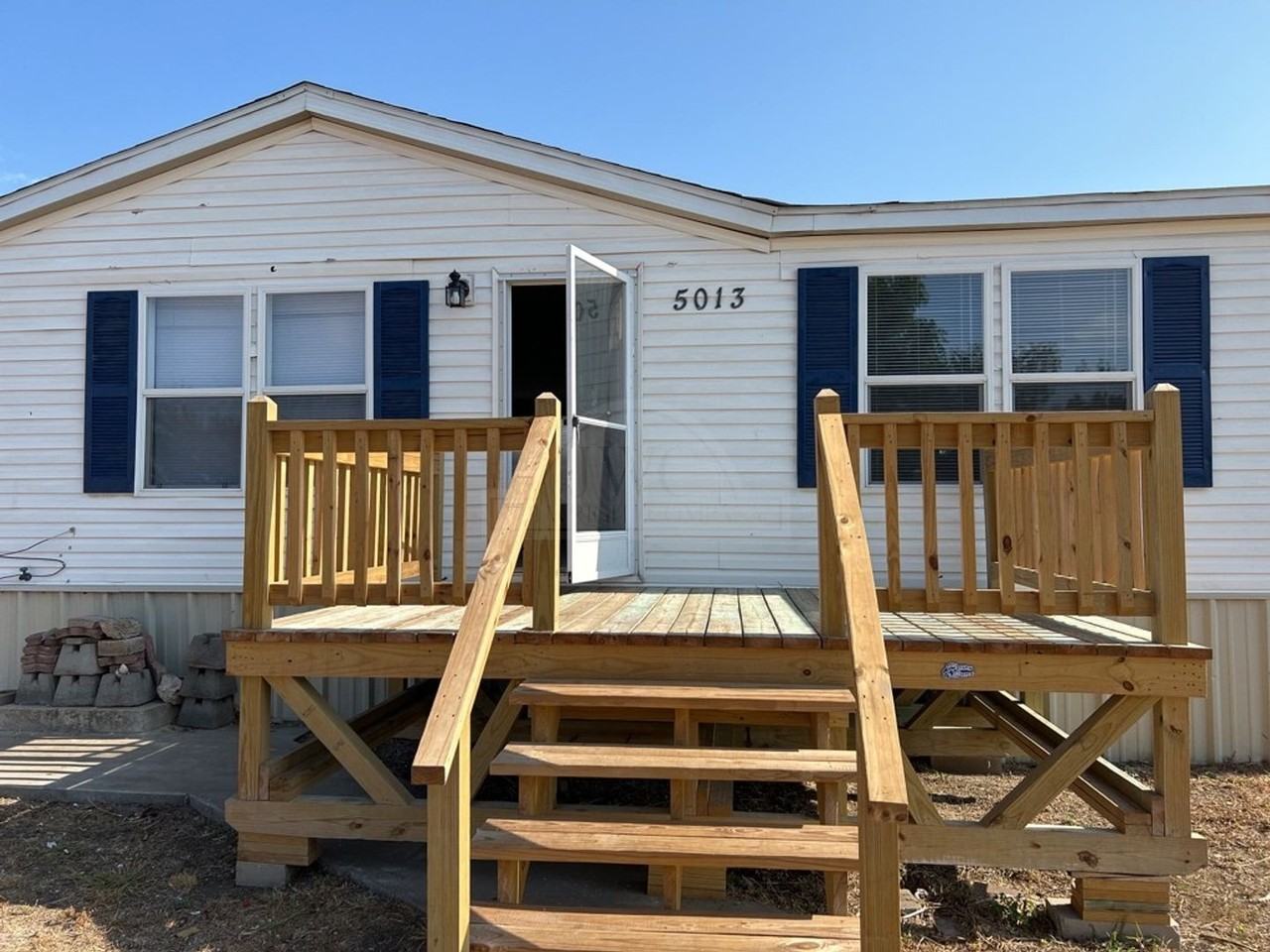 5013 Tiffany Cir - Photo 3 of 30