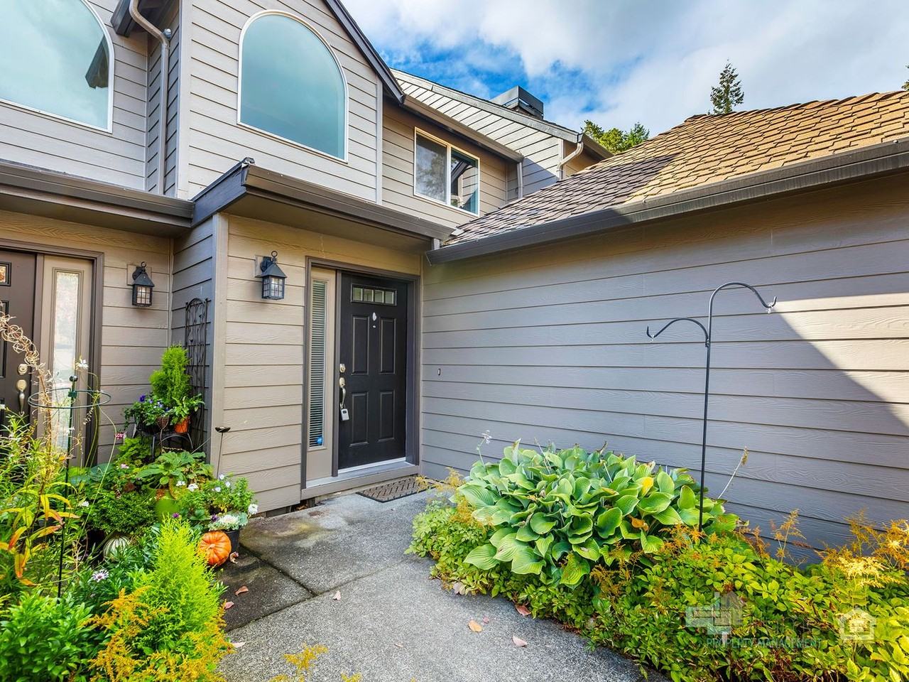 3918 Carman Dr - Photo 2 of 37