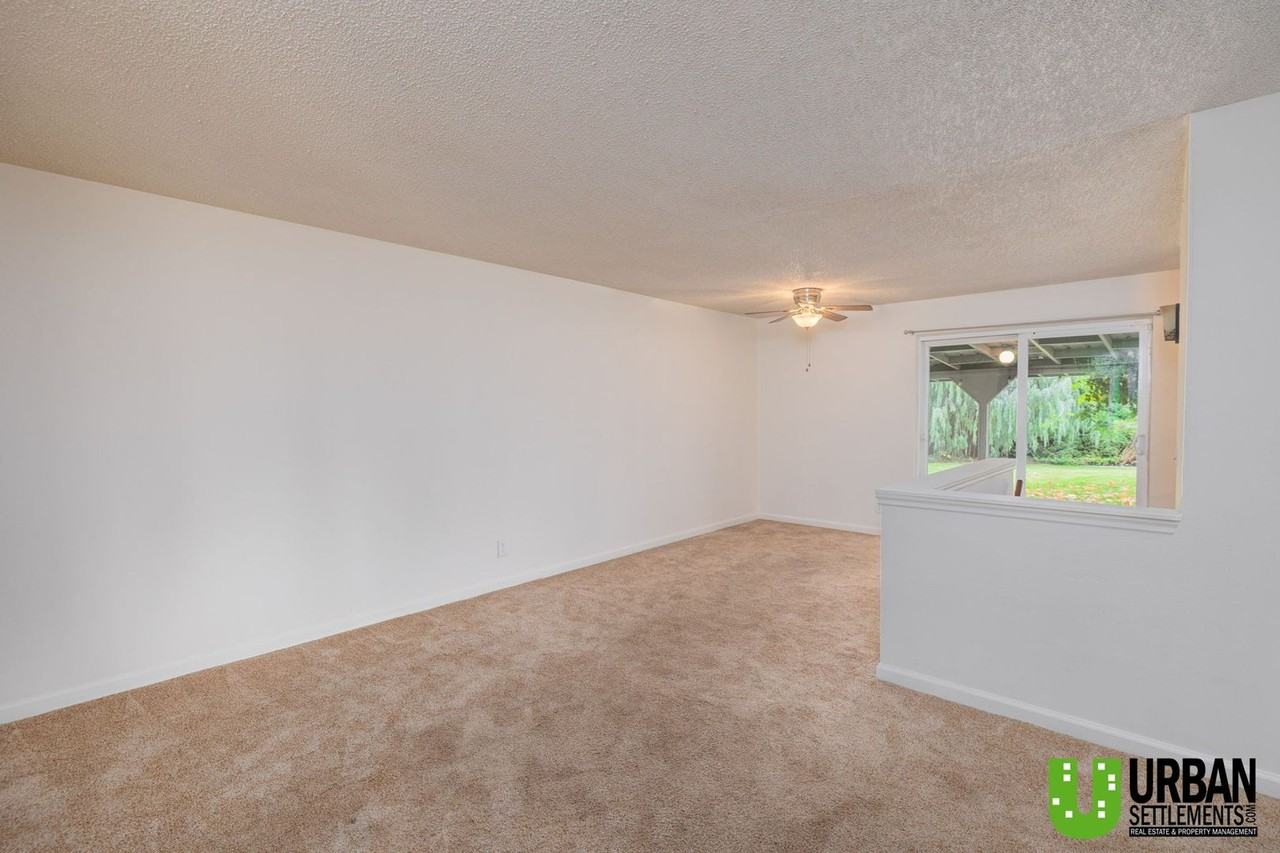 6520 N Howard St - Photo 2 of 29