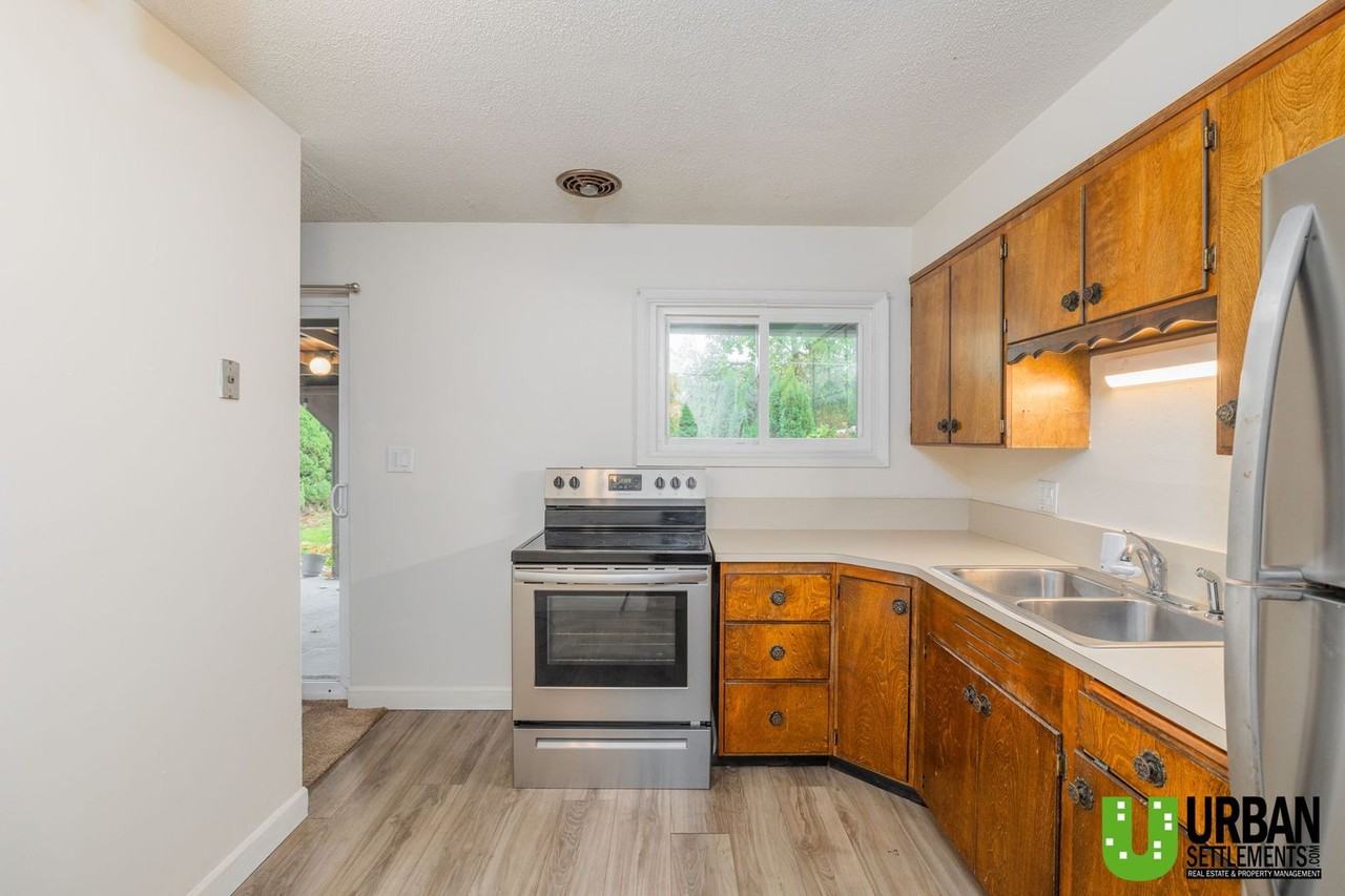 6520 N Howard St - Photo 6 of 29