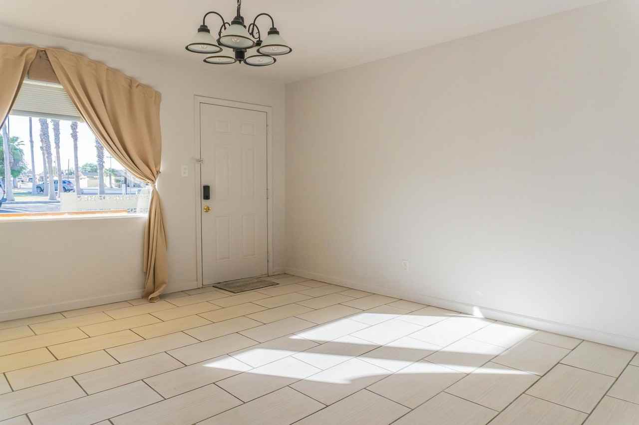 2201 S 6th Ave - Photo 4 of 42