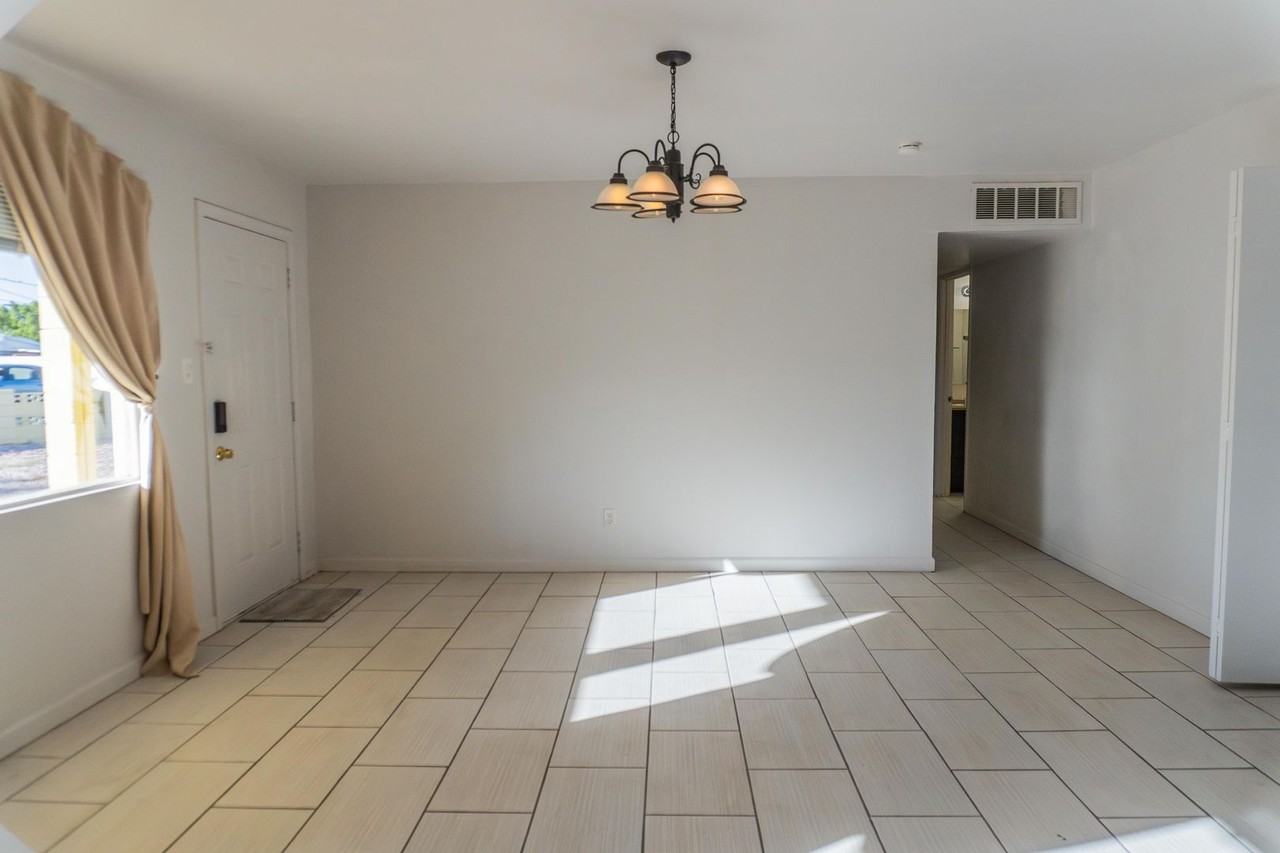 2201 S 6th Ave - Photo 6 of 42