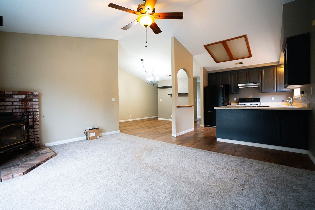 1108 Killdeer Rd - Photo 3 of 24