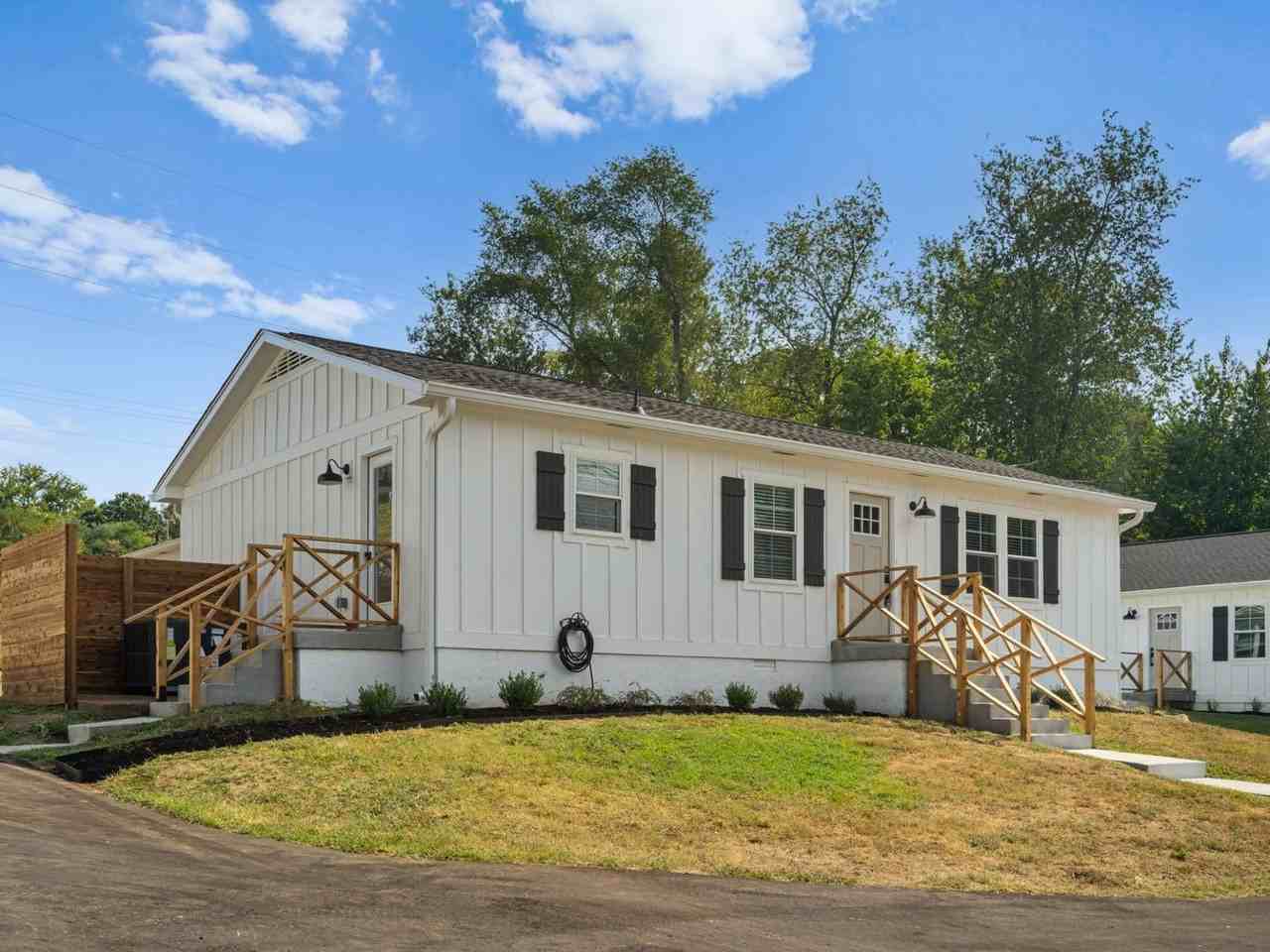 2128 Sharondale Dr - Photo 3 of 18