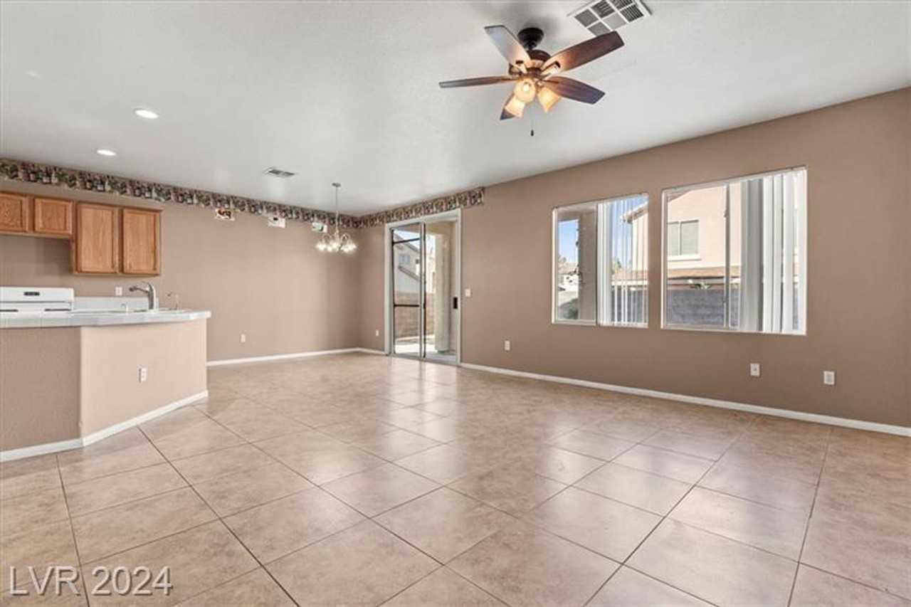 7084 Somera Way - Photo 3 of 23